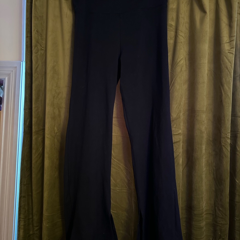Black High-Waisted Flare leggings